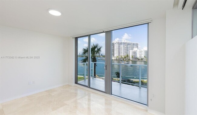 Building Photo - 1500 Bay Rd