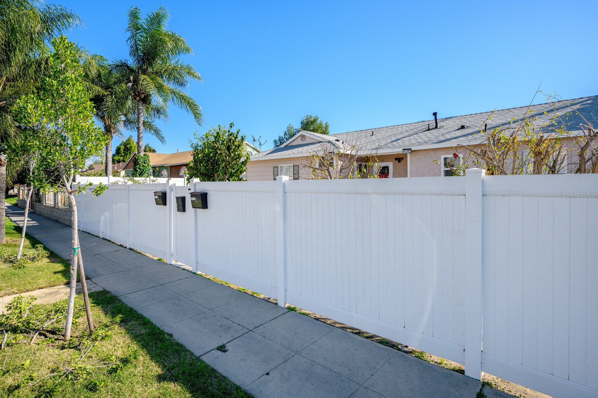 Building Photo - 14302 Van Nuys Blvd