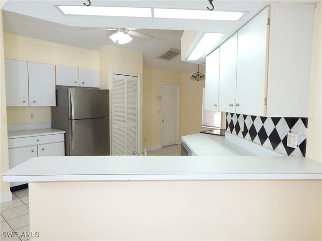 Building Photo - 424 SW 38th Pl