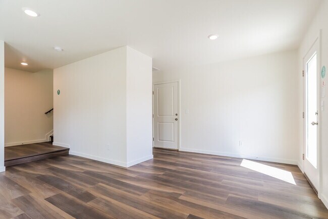 Building Photo - 18571 E 47th Ave