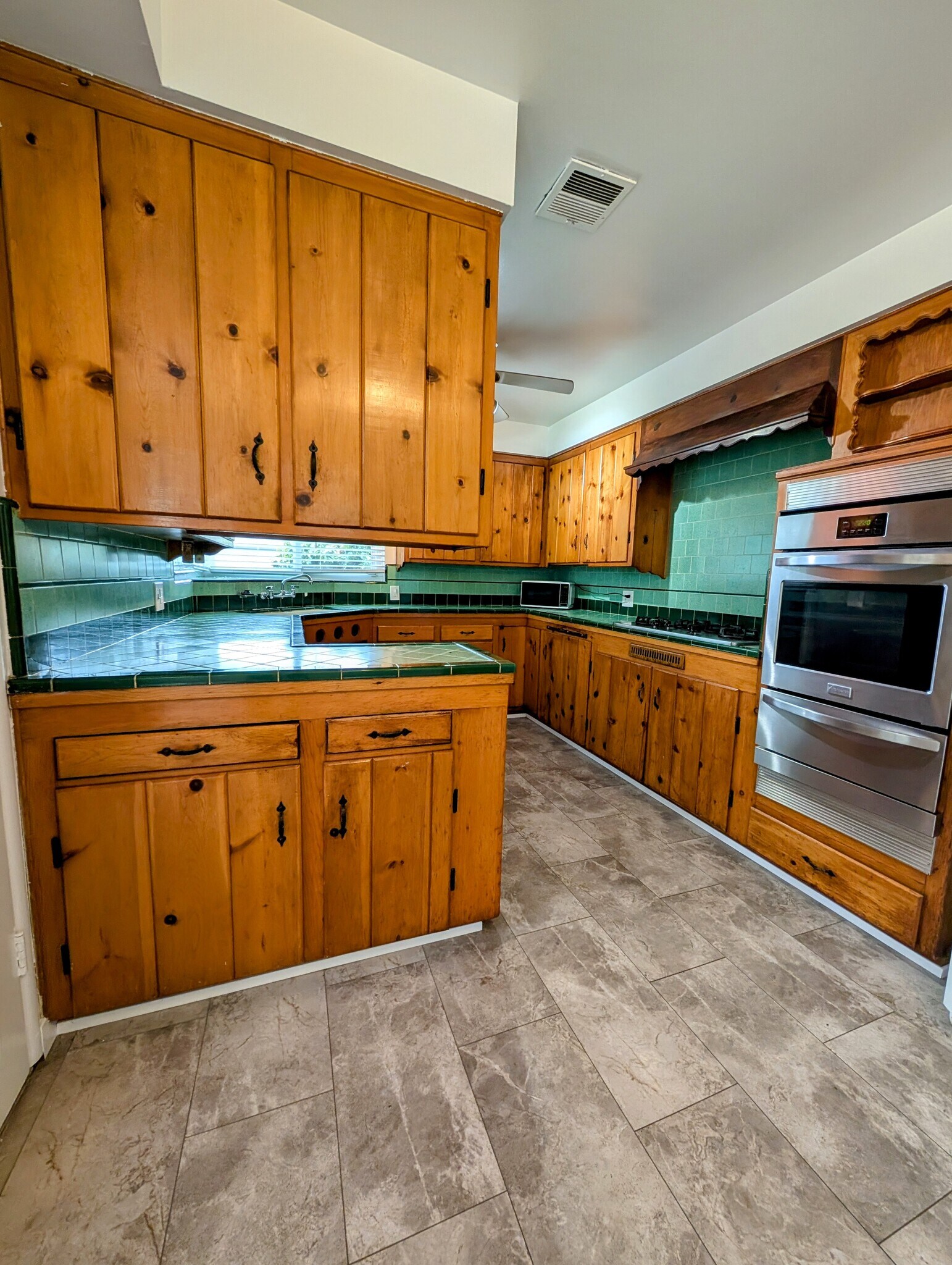 Building Photo - 1308 Claremont Pl