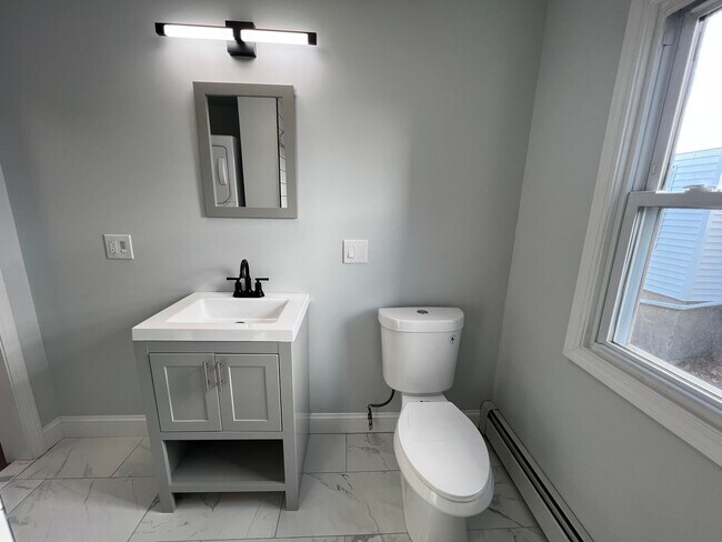 Building Photo - 253 Sheffield Ave