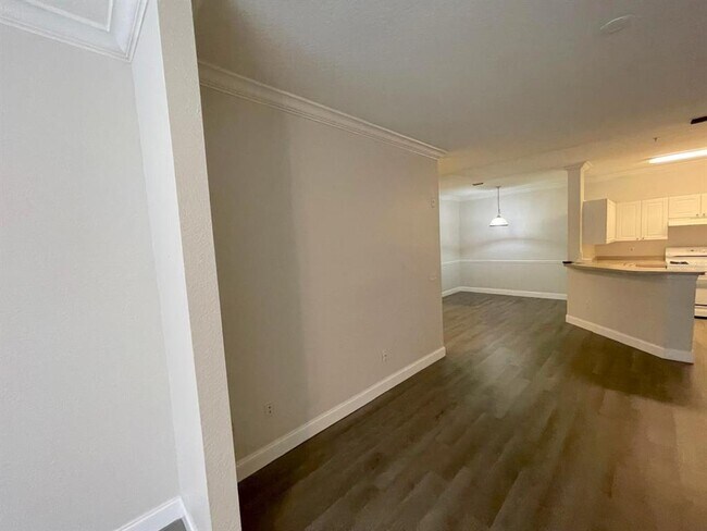 Building Photo - 3349 S Kirkman Rd