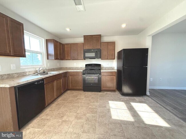 Building Photo - 63 Ogunquit Dr