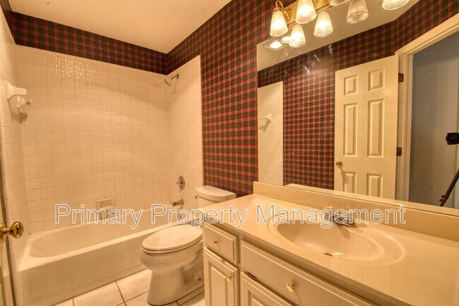 Building Photo - 15501 Arbuckle Heights