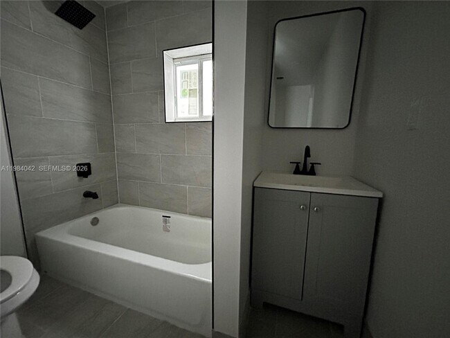 Building Photo - 4429 SW 21st St