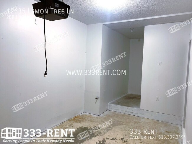Building Photo - Lovely Condo Ready For You to Move In!