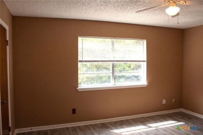 Building Photo - 632 Manning Dr