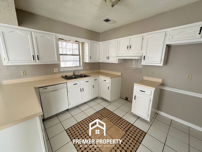 Building Photo - Charming 2BR/2.5BA Townhome | Dual Primary Suites, Fireplace & Fenced Yard