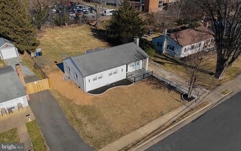 Building Photo - 106 North St NE