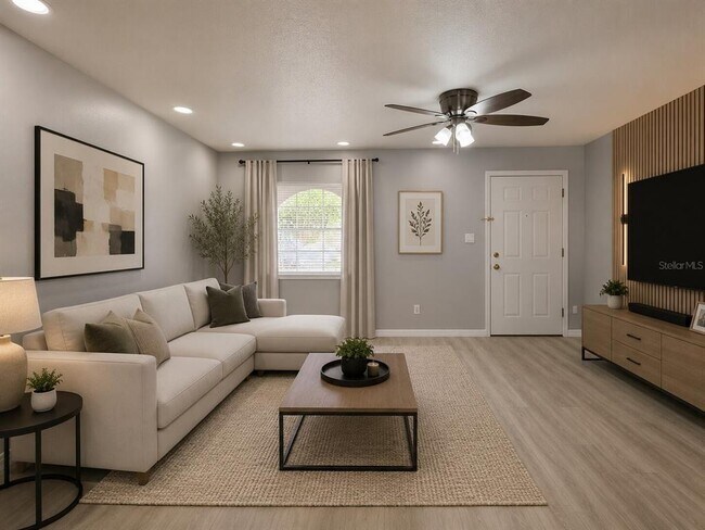 Building Photo - 775 Hillview Dr