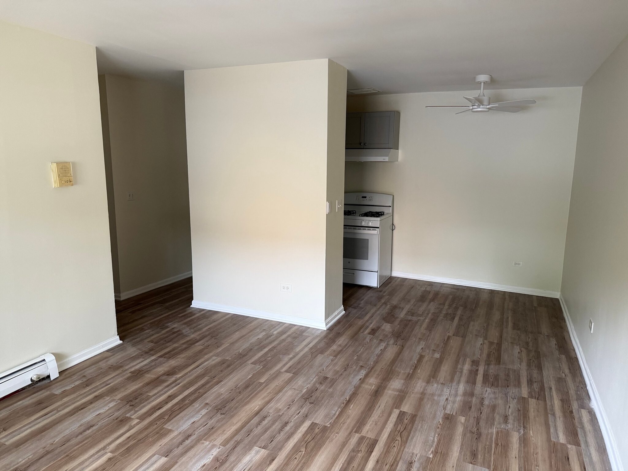 Building Photo - 327 Hawthorne Cir
