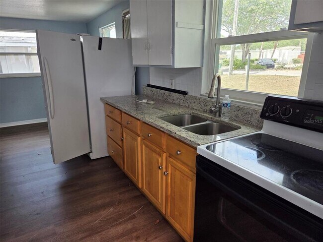 Building Photo - 5206 7th St