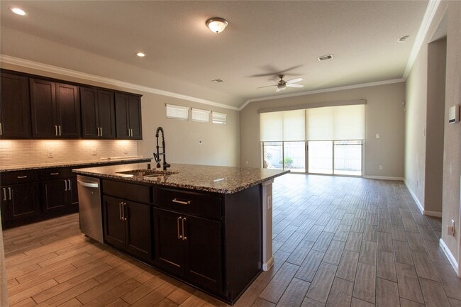 Building Photo - 5826 Euclid Loop