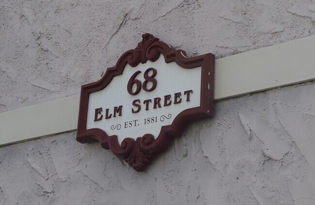 Building Photo - 68 Elm St