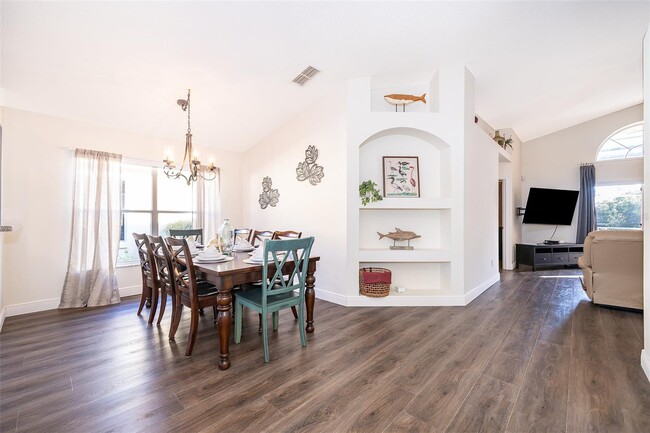 Building Photo - 510 Canary Island Cir