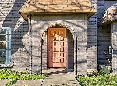 Building Photo - 2222 El Paso St