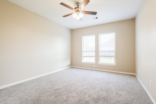Building Photo - 3015 Rose Trace Dr