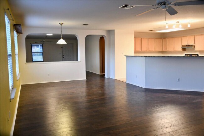 Building Photo - 317 Leanne Dr