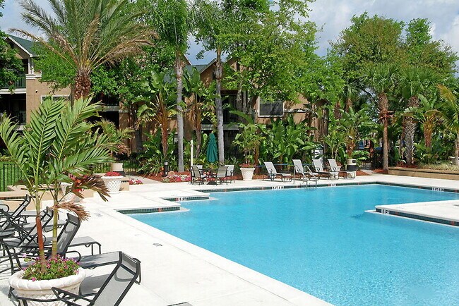 Building Photo - Fully Furnished 2-Bedroom Condo