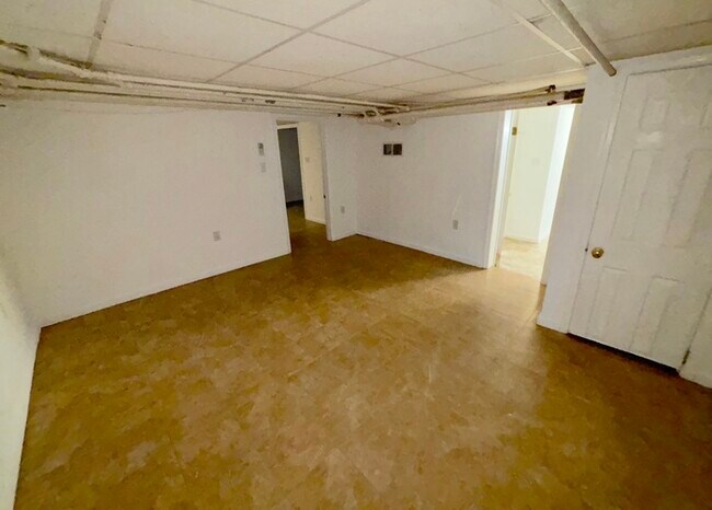 Building Photo - 156 Dupont Cir