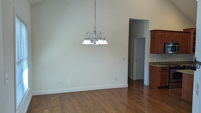 Building Photo - 501 Longwood Pl