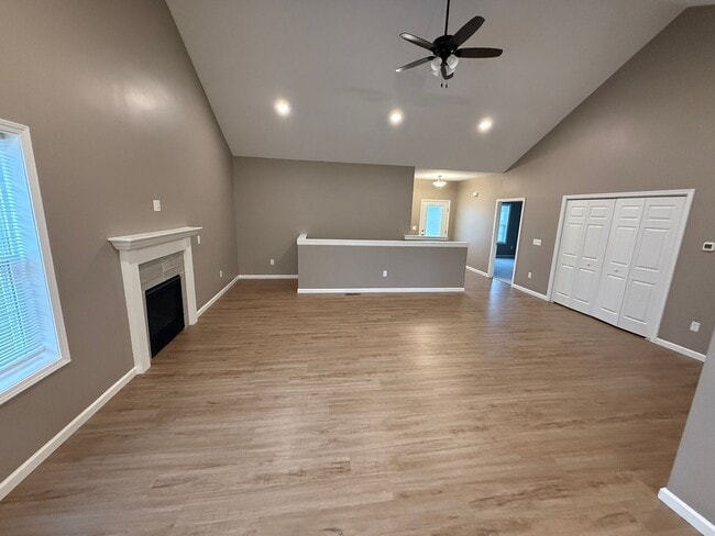 Building Photo - New Build Duplex in Washington IL