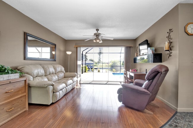 Building Photo - 4274 Gillot Blvd