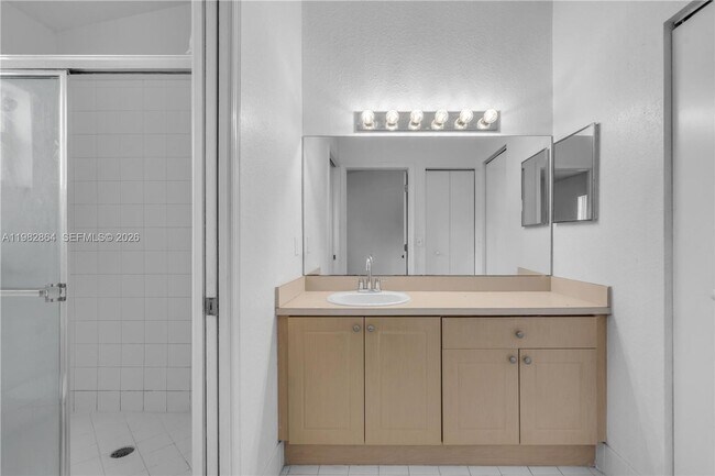 Building Photo - 2400 SW 87th Way