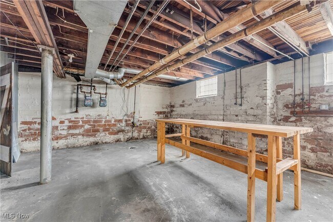 Building Photo - 4654 E 93rd St