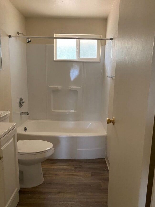 Building Photo - Updated 3 Bedroom 1 Bath home in Tacoma