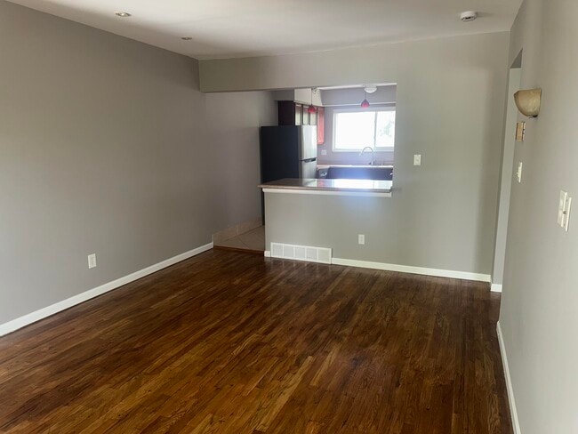 Building Photo - 4859 Mansfield Ave