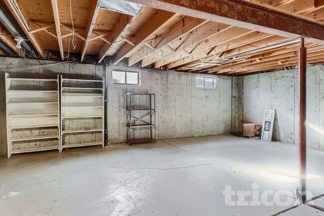 Building Photo - 6552 W Morraine Pl