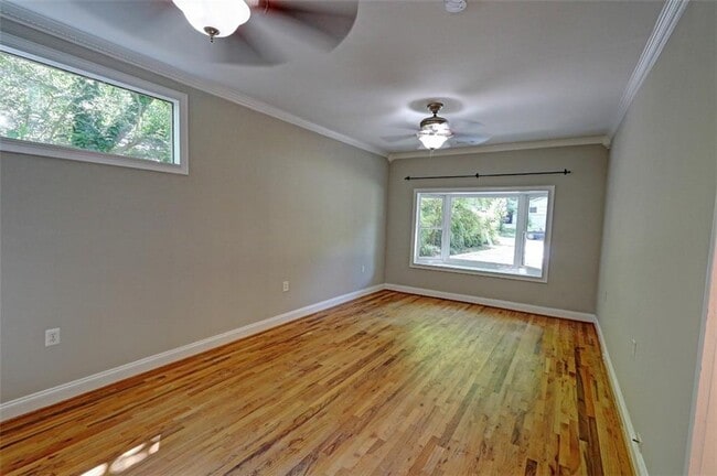 Building Photo - 2968 Fantasy Ln