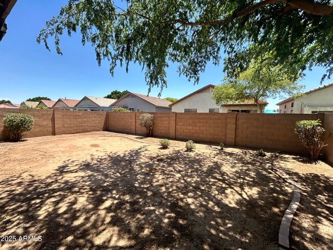 Building Photo - 11191 W Palm Ln