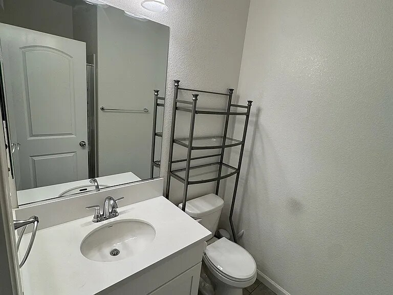Building Photo - 2329 Middlebury Dr