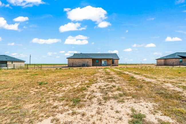 Building Photo - 10529 East C R 7400