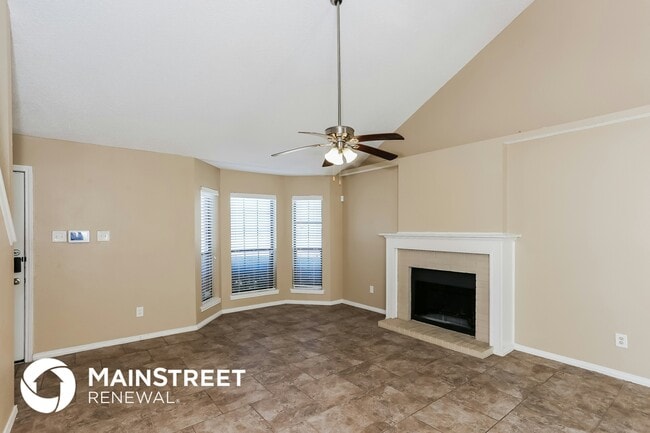 Building Photo - 945 Thorton Dr