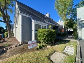 Building Photo - 1686 Somerset Pl