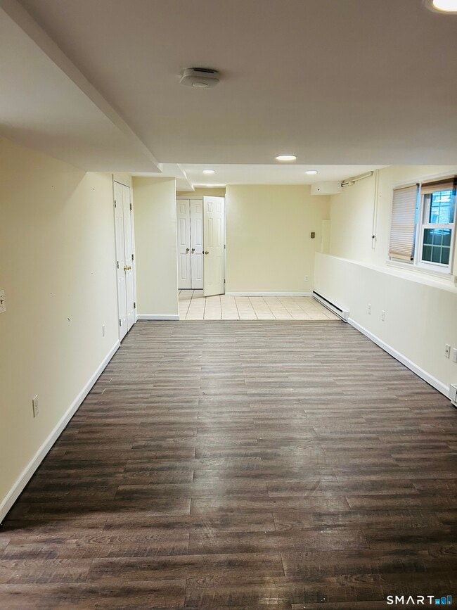 Building Photo - 82 Sunrise Ave