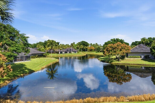 Building Photo - 11842 Pebblewood Dr