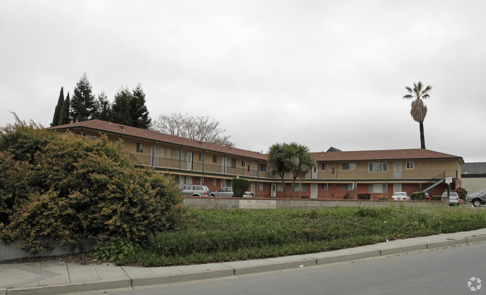 Building Photo - DaCosta Apartments