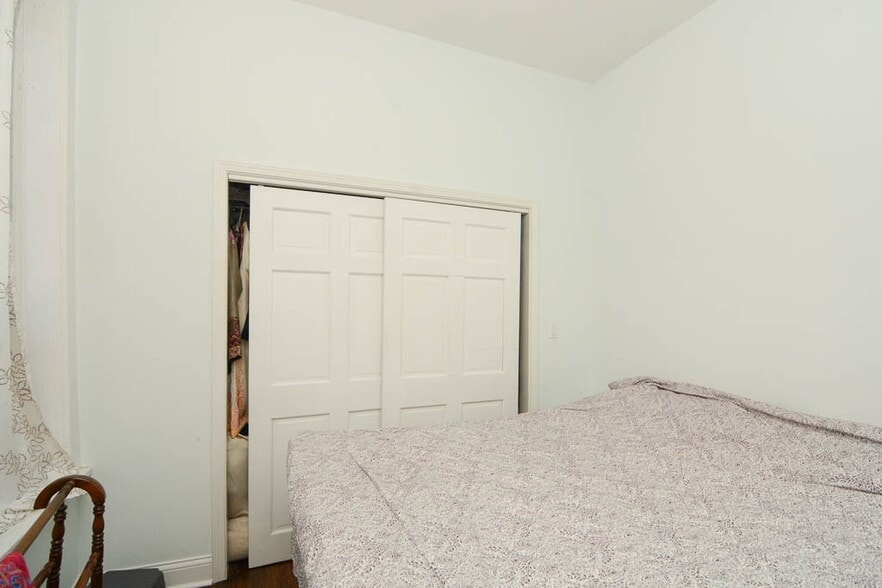 Building Photo - 2347 W 24th Pl