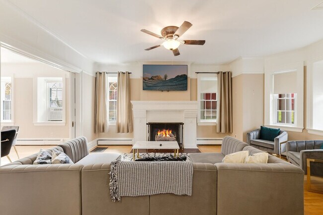 Building Photo - 64 Montebello Rd