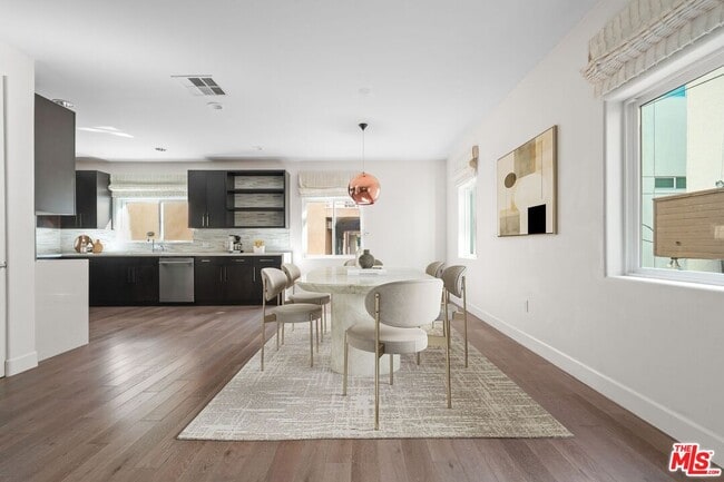 Building Photo - 1745 S Barrington Ave