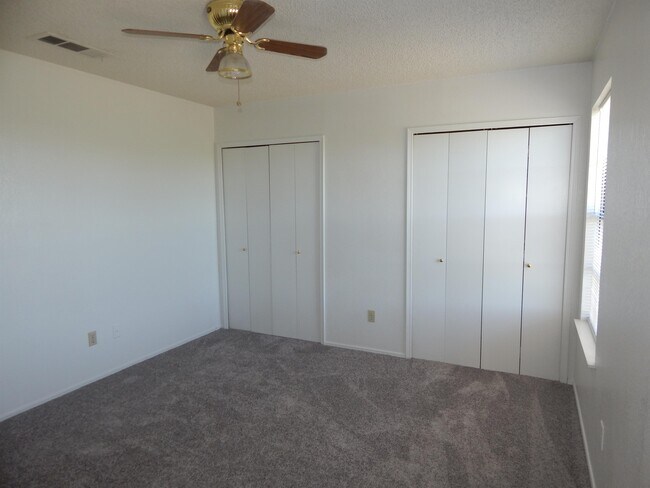 Building Photo - 1613 Bobby Lee Dr