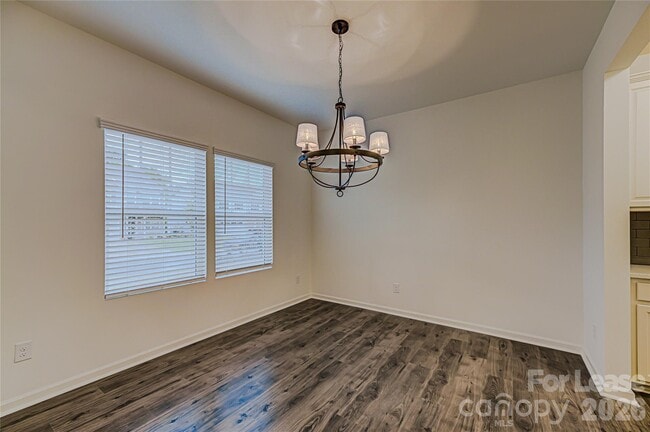 Building Photo - 4020 Beacon Ave