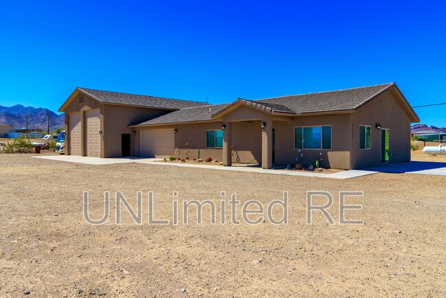 Building Photo - 7756 Sierra Vista Dr
