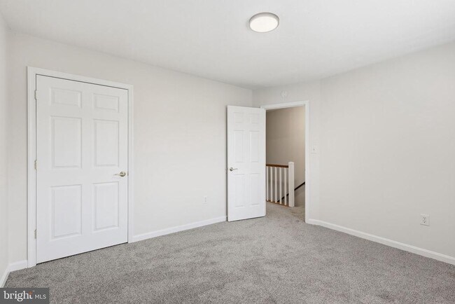 Building Photo - 405 Willow Lawn Dr