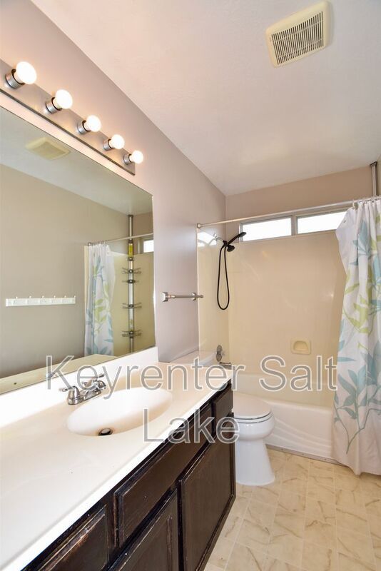 Building Photo - 3061 N 1300 E